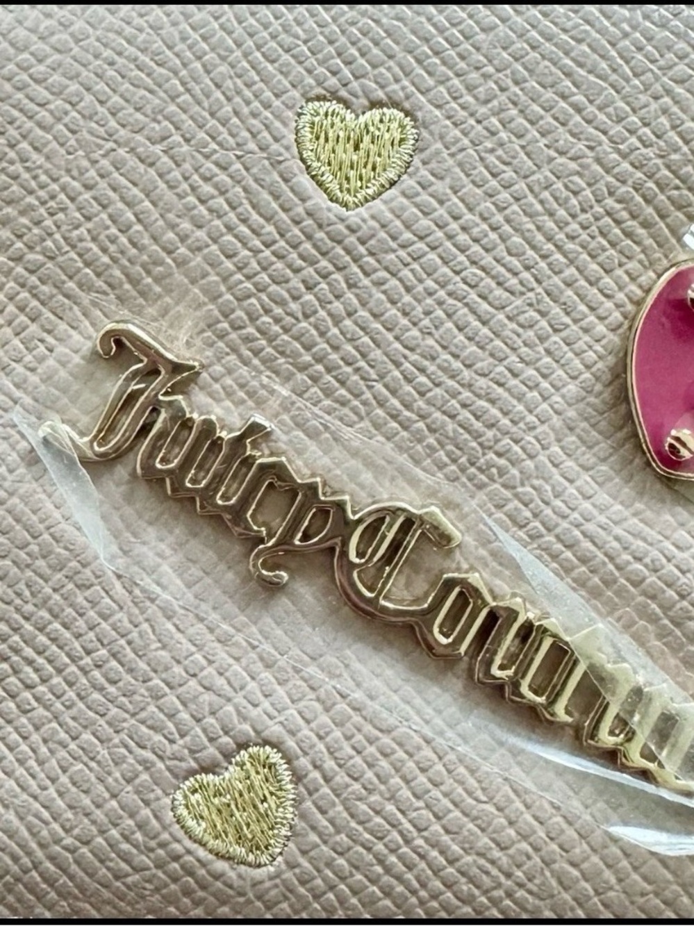 NWT Juicy Couture Cream Pink Card Holder Wallet Keychain With Charms ID Window - Picture 3 of 9